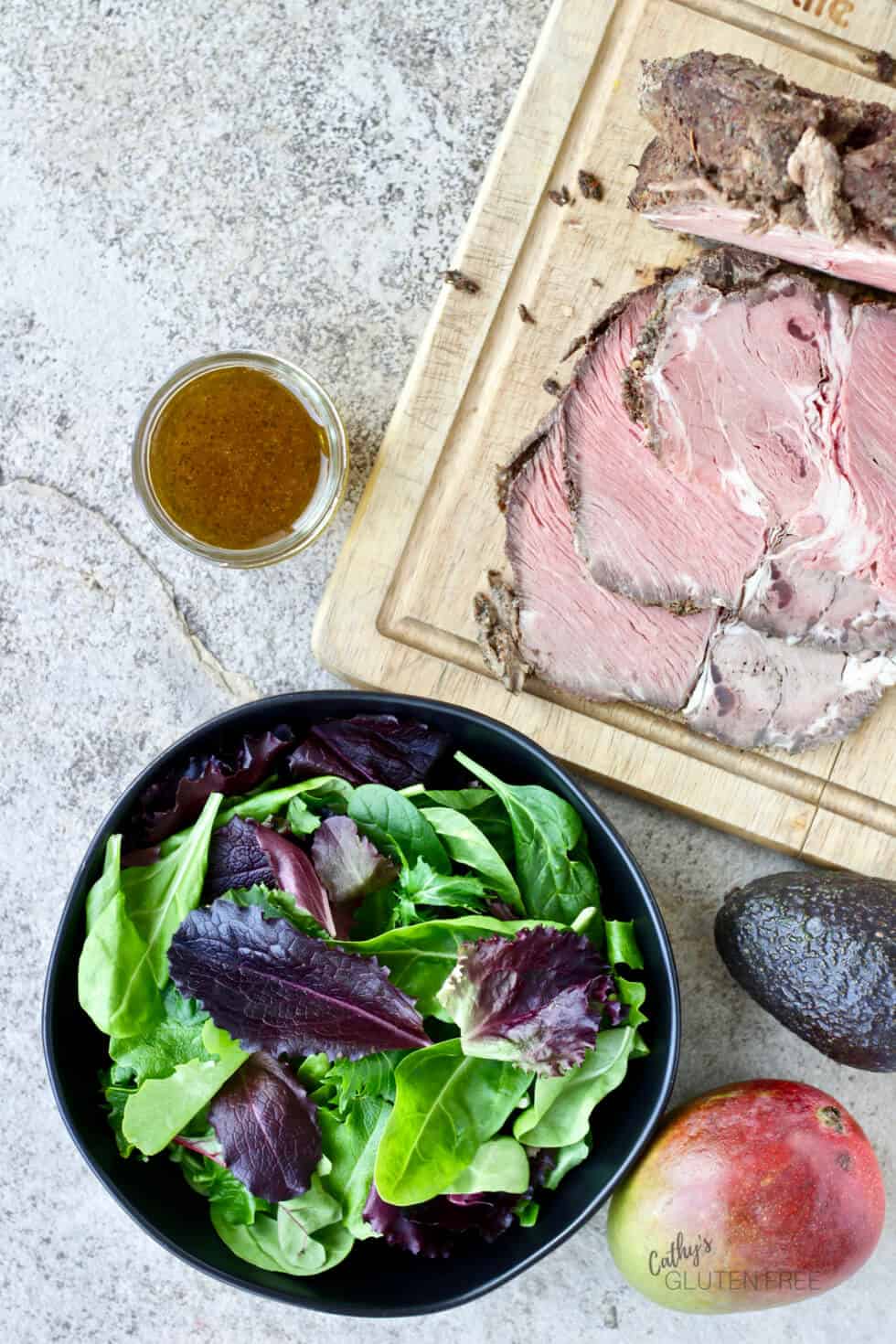 Beef with Gluten Free Spice Mix, Lettuce Mix, Avocado, and Mango