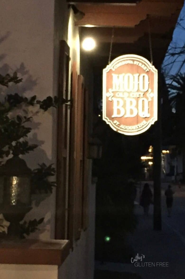 Mojo's BBQ Sign